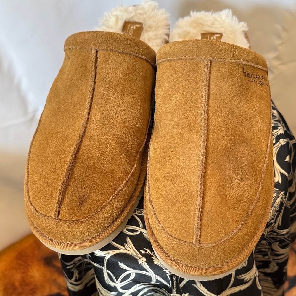 Koolaburra by UGG Men's Tan Suede Loafers - Picture 16 of 16